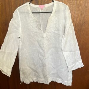 Lilly Pulitzer, size medium. Pre-owned and in great condition!